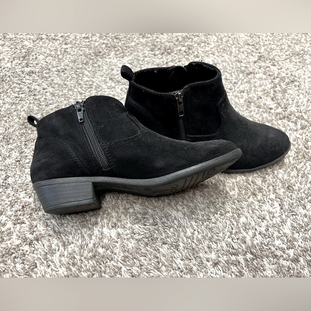 Juniors SO black suede booties 7 EUC